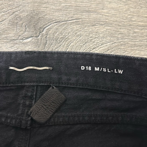 • Saint Laurent • Men’s D 18 Skinny Leg Jeans
Black Waist 29 x 32 - Picture 3 of 8